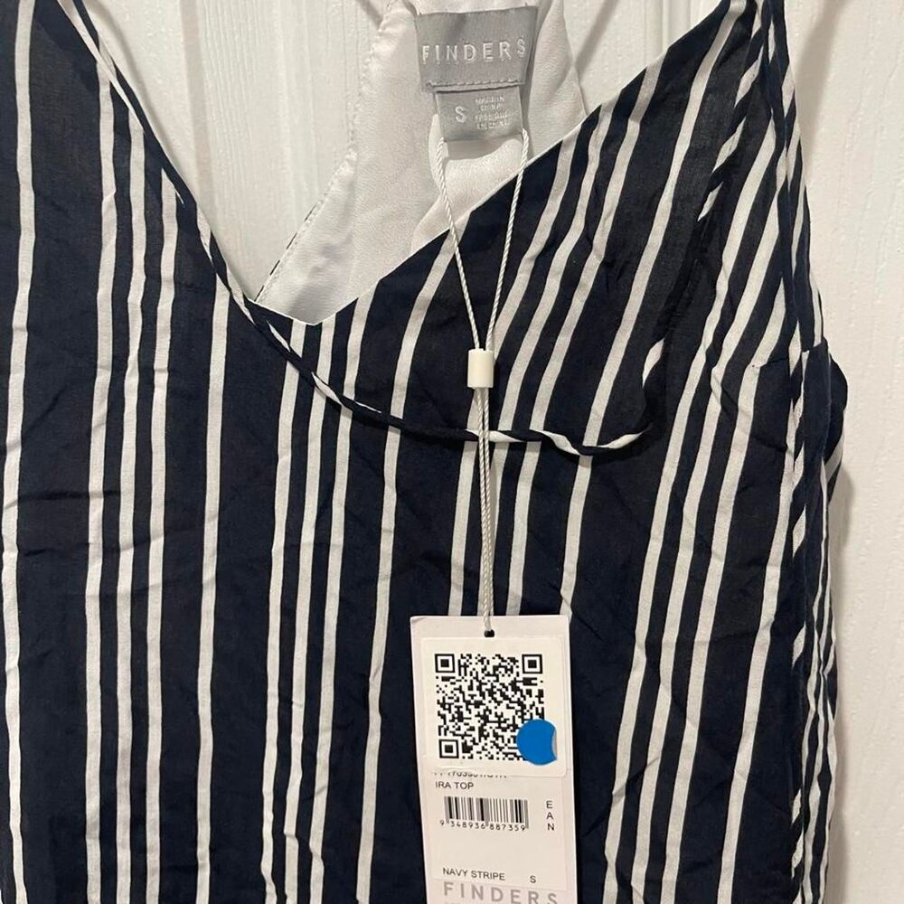Finders Keepers Women's Black and Navy top - Picture 4 of 4